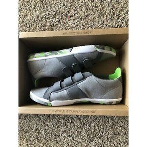 plae new Velcro Shoes- Size 7 Men (8.5women)
